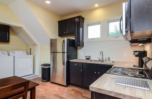East Nashville Apartment Close to Everything