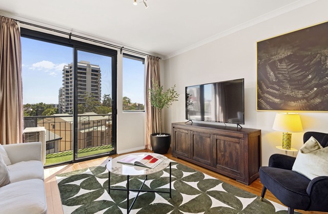 East Perth Luxe Penthouse | Views & Style