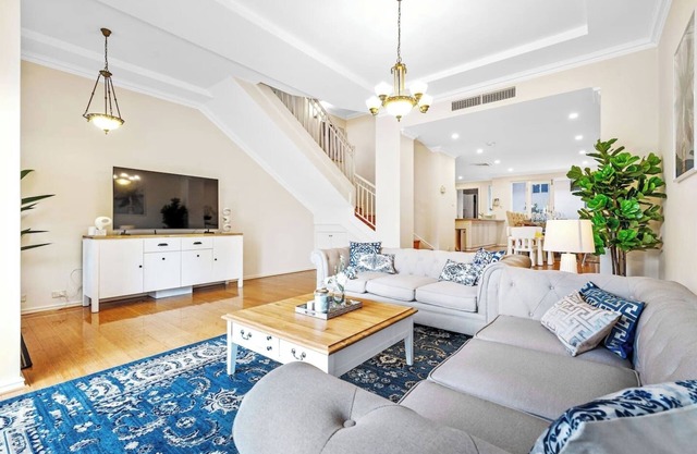 East Perth Luxury Waterfront Retreat