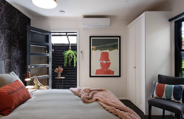 East St 3 is one of three contemporary apartments set within beautiful gardens