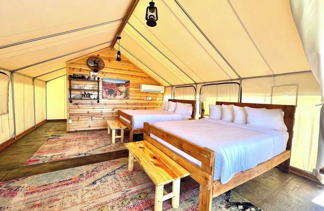 East Zion Glamping Tent #9 w/AC and Private Bath