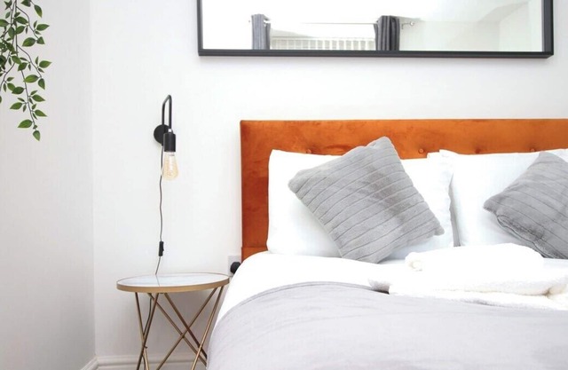 Eastern Way by Tŷ SA, 1BR Apartment in Newport