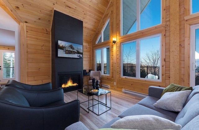 Eastman 73: Timberblock Style & Scenic River View