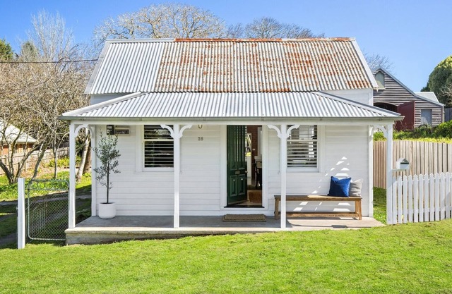 ★ Eastside Cottage ★ Luxurious, Central Escape ★