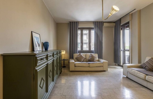 Easylife - Elegant apartment in Viale Giovanni Suzzani, 58