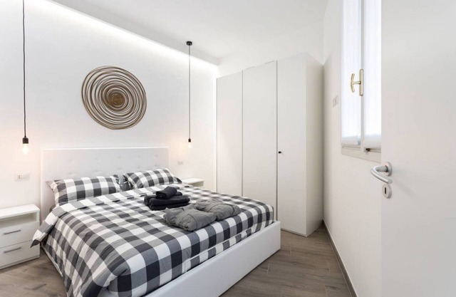 Easylife - Modern and new flat in Duomo area