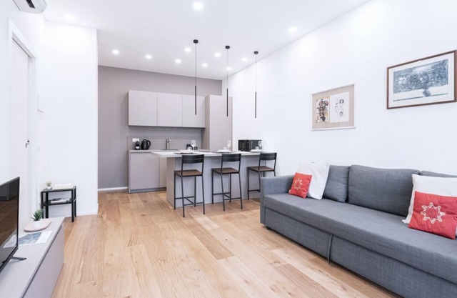 Easylife - New apartment with balcony S.Agostino