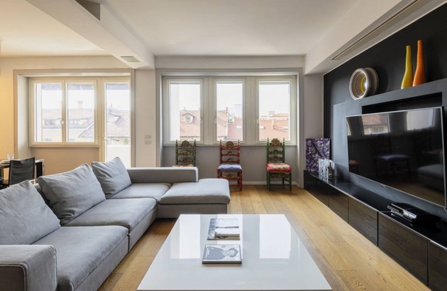 Easylife - Stunning Flat City Center (Metro+6pax)