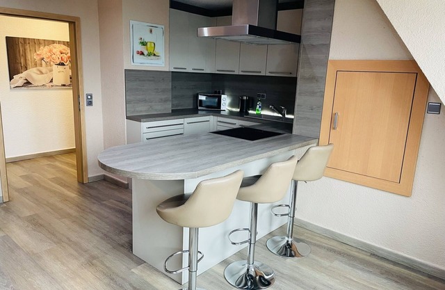 EasyStay#3 Cozy vacation apartment near the clinic with box spring bed & Netflix