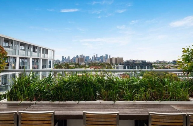 Eat, Drink & Explore Melbourne|Eloquent 2 Bedroom