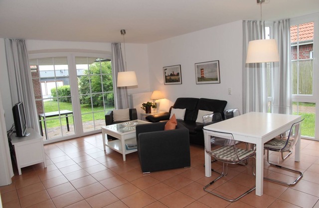 Ebbe - Dog-friendly vacation apartment (75sqm) with terrace for 4 people in