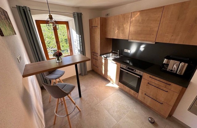 Ebenerdige Ferienwohnung Schlossblick 60 qm, Separates Schlafzimmer, Terrasse