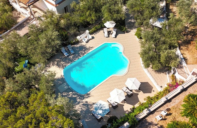 ECO CHARMING PUGLIA VILLA SIMONE (Villa with Pool and Excursions)