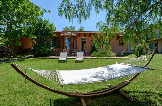 Eco Cottage in charming village in rural Costa Brava. Swimming pool-big garden
