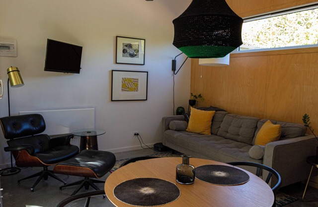 Eco-Studio, 5 star space & location