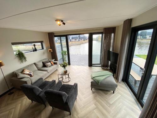Eco-Villa w Hot Tub, cleaning included