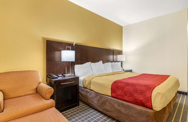 Econo Lodge Brunswick Travel Center