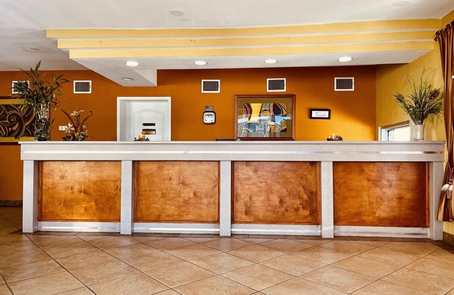 Econo Lodge Del Rio