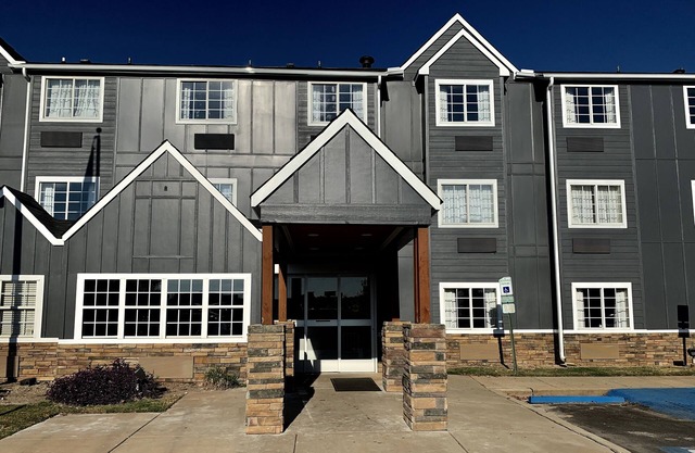 Econo Lodge & Suites Greenville