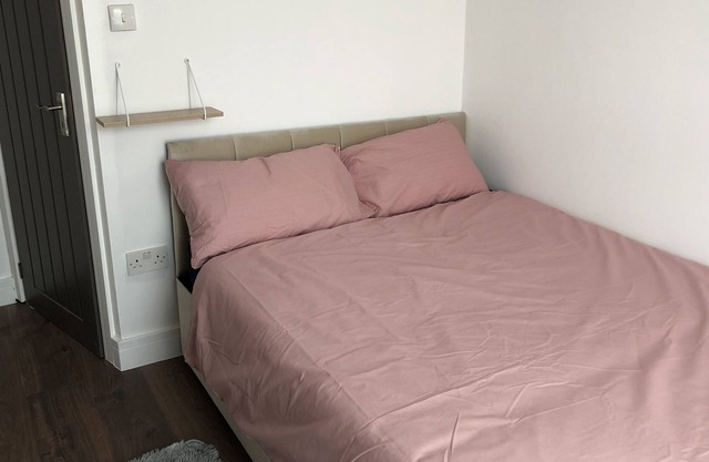 Economy-Double room with shared bathroom