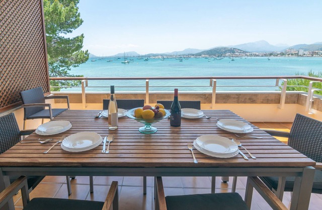 ED. BELLVEURE 2º A - Beautiful apartment on the seafront. Free WiFi.