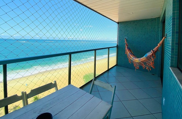 Ed. Crystal 2 Bedroons Sea Front!