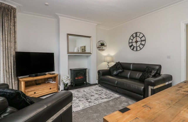 EDEN ON THE CRESCENT, family friendly in Morecambe
