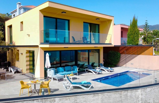 Eden Sun-Modern Luxury Villa with Panoramic View