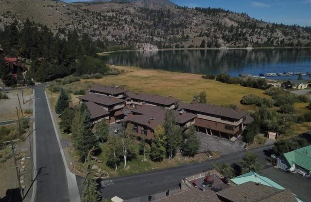 Edgewater #17 Refurbished unit with Mountain Views!