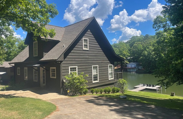 Edgewater Escape | 3 Bed, 2 Bath
