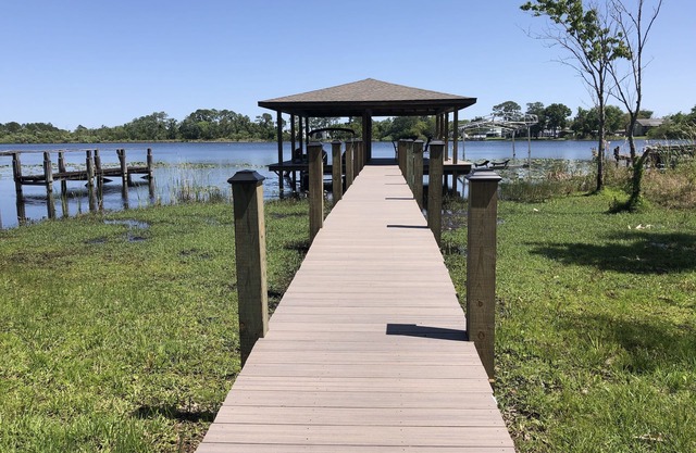 Edgewater lake house Sanford/Orlando near SFB