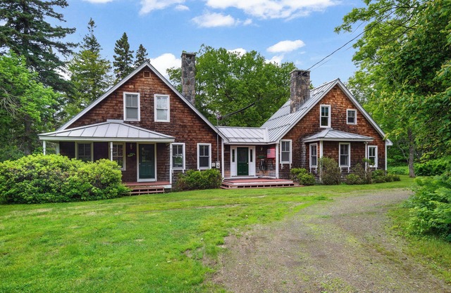 🐾Edgewater - Private dog friendly home on Rangeley Lake, just minutes from downtown