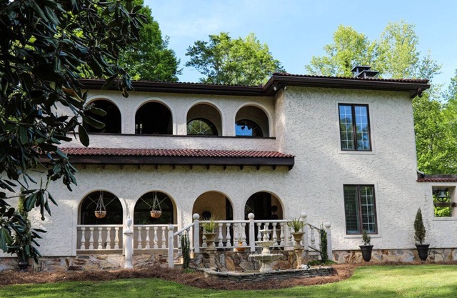 Edgewood Estate - Lakeside Mediterranean Mansion