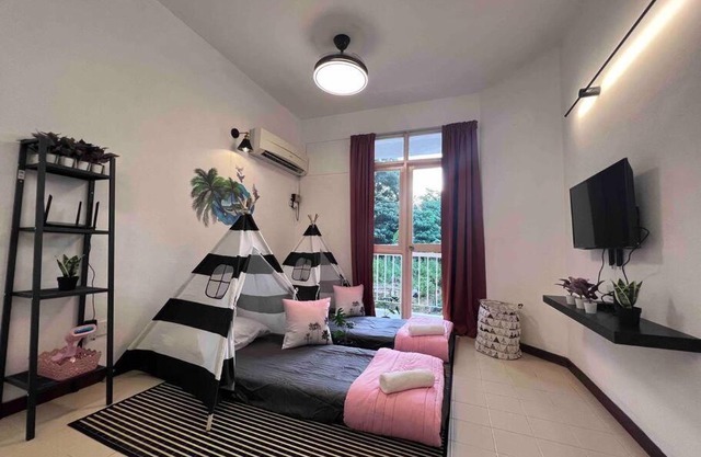 EE's Seaside House - Homestay 3 min walk to beach