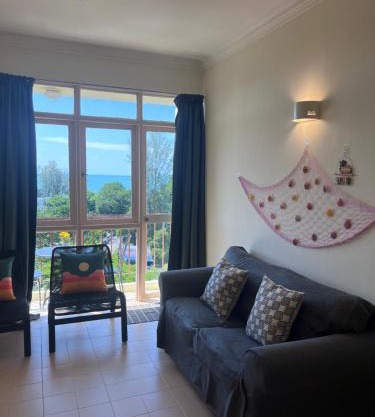 EE's Summer House - Homestay 3 min walk to beach