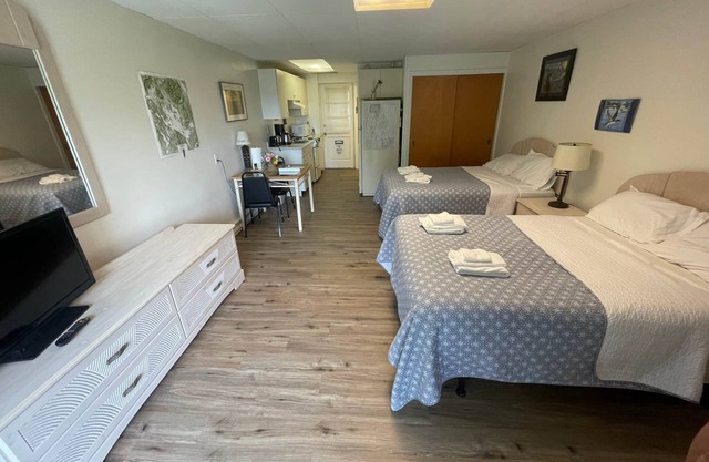 Efficiency 4-Piping Rock Resort