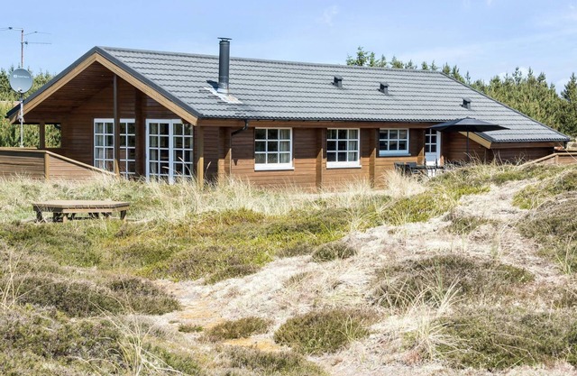 "Eggerich" - 900m from the sea by Interhome