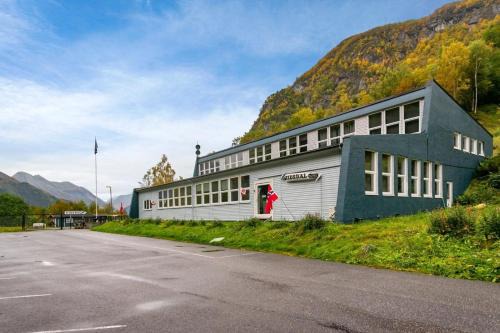 Eidsdal Motel & Restaurant