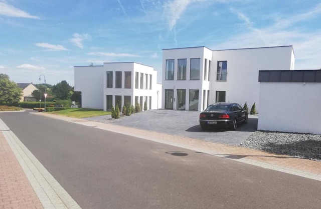eifel24, neues und modernes Appartement mit Dachterrasse