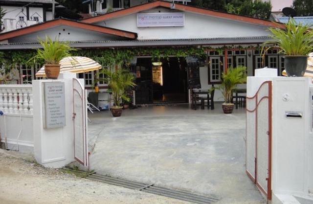 Eight Mentigi Guesthouse
