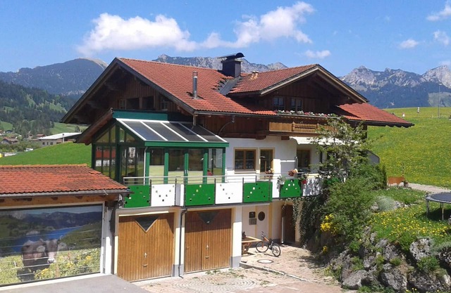Einstein - House Regenacker