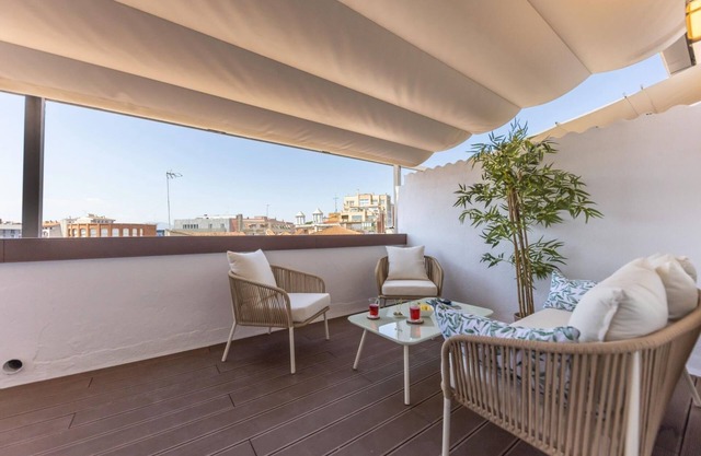 Eiximenis - Holiday Apartment Rental in Girona | Bravissimo