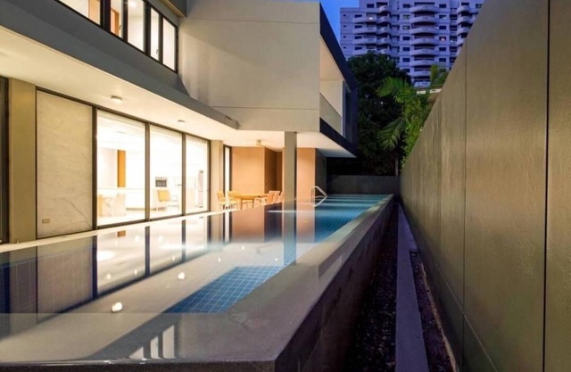 Ekkamai Luxury Villa with Home Cinema