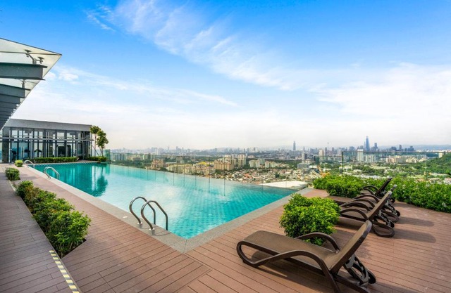 Eko Cheras by Plush
