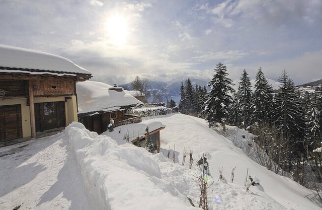 El Condor, Luxury chalet with sauna and jacuzzi in ski and golf resort