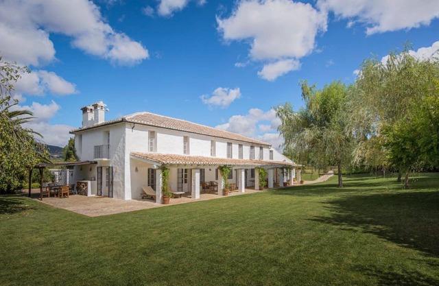 El Cortijo - Seven Bedroom Villa, Sleeps 12