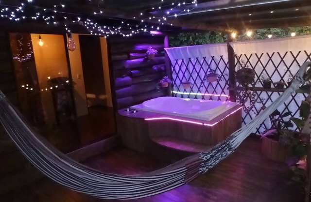 El Diamante Magic night cabin with jacuzzi and fireplace in Sta Elena