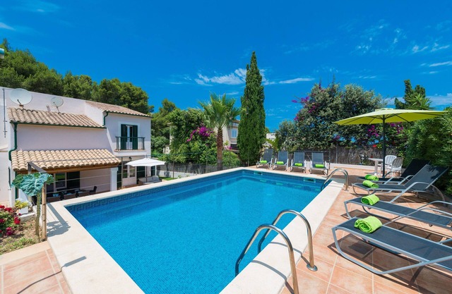 EL PINAR - Villa with private pool in Cala Sant Vicenç. Free WiFi