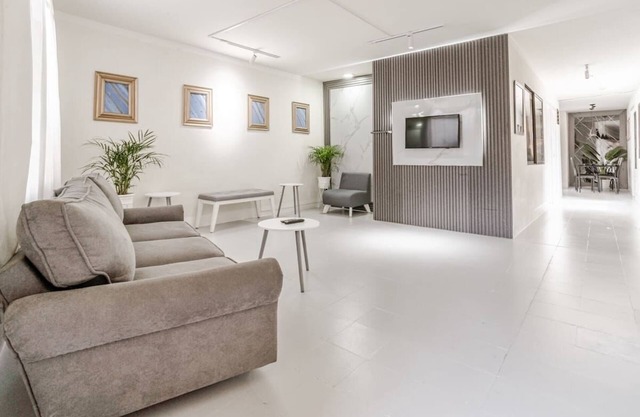 El Poblado 4 Bed 3 Bath with Terrace