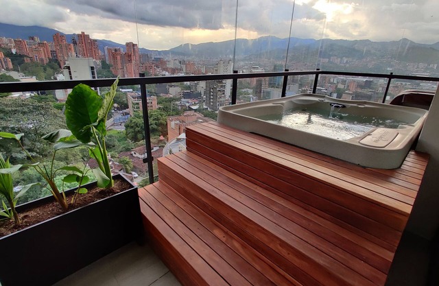 El Poblado, Medellín - Private Hot Tub & Balcony - 3BR - View - Wake 1111!